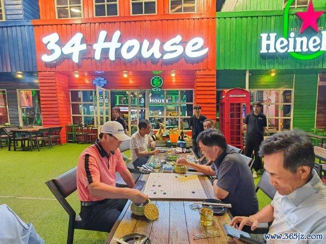 图 9：酒吧续弈意未尽